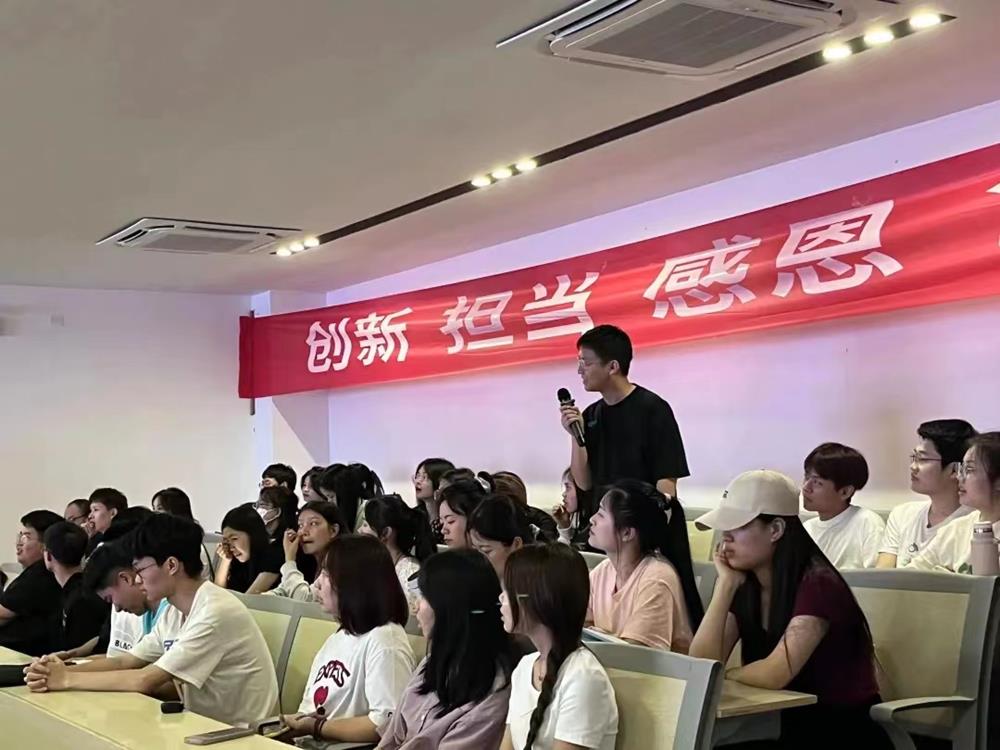 d6e9ff2adca148cd8c8877463adf264a.jpg